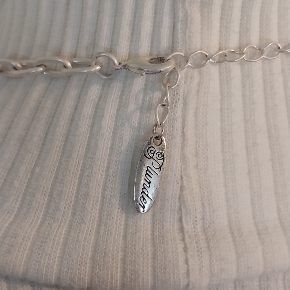 2951 Plunder Long Gold Link Chain With A Gold Yarn Embellished Pendent. - Picture 5 of 7